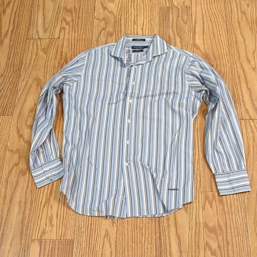 Daniel Cremieux 100% cotton blue and white striped button-front dress shirt, L